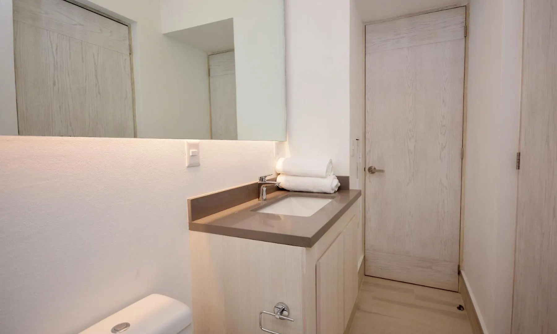Mayan Monk Suites Playa del Carmen